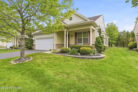 39 Newport St, Barnegat, NJ 08005