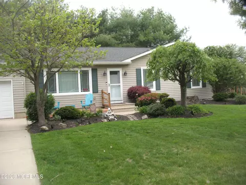 1033 3rd Ave, Toms River, NJ 08757
