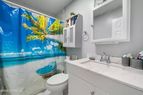 Bath - 612 Nantucket Rd, Forked River, NJ 08731 photo 1 of 1