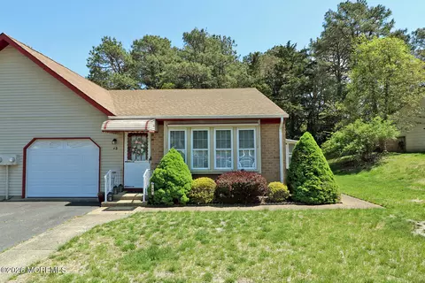 4 Portsmouth St # B, Whiting, NJ 08759