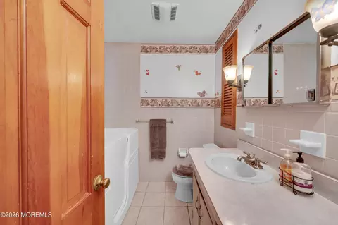 Bath - 1708 Forge Pond Rd, Brick, NJ 08723 photo 1 of 2