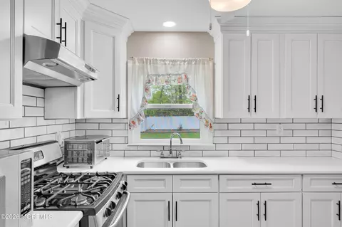 Kitchen - 1708 Forge Pond Rd, Brick, NJ 08723 photo 2 of 2