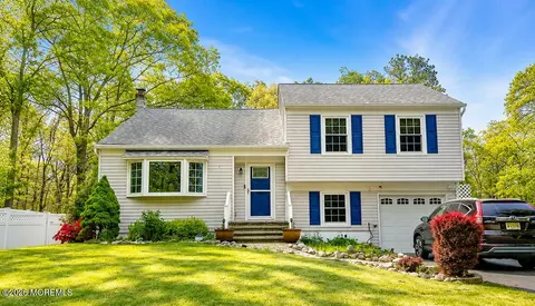 14 9th St, Barnegat, NJ 08005