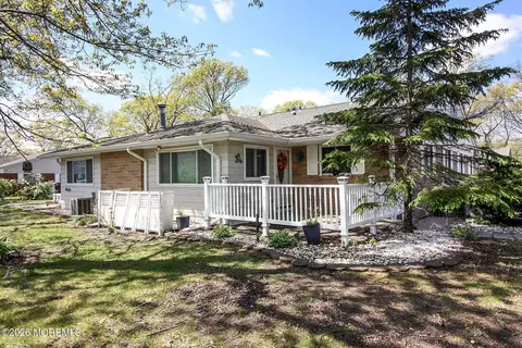 18 C Lark St, Manchester, NJ 08759