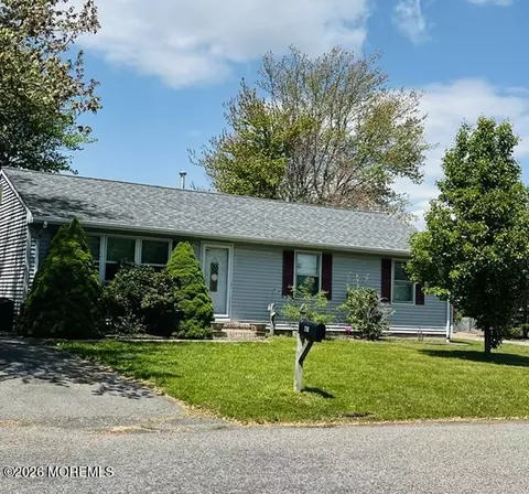 718 Clearwater Dr, Forked River, NJ 08731