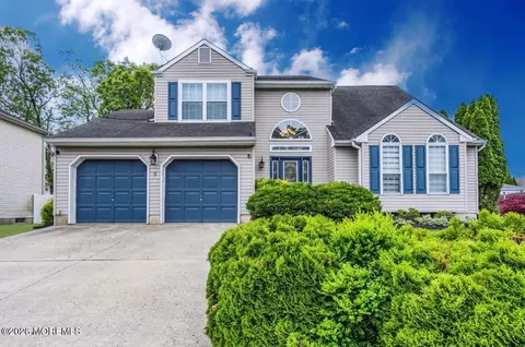 9 Jennifer Dr, Howell, NJ 07731