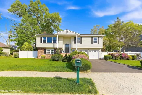 85 Bristlecone Dr, Howell, NJ 07731