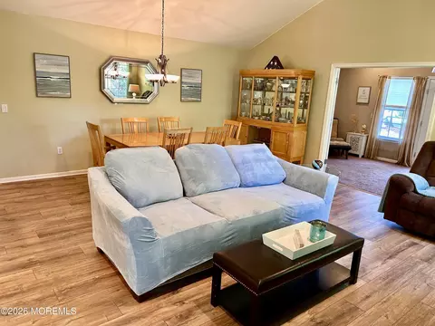 2752 Meadow Lake Dr, Toms River, NJ 08755
