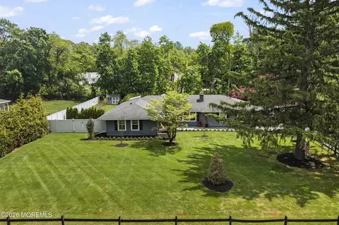 17 Ballantine Rd, Middletown, NJ 07748
