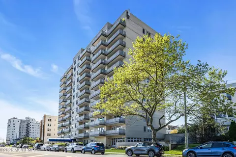 510 Deal Lake Dr #6B, Asbury Park, NJ 07712