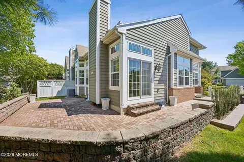 15 Cypress Point Ln, Monroe, NJ 08831