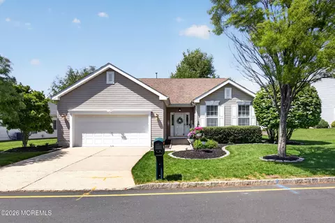 32 Tall Pines Dr, Tinton Falls, NJ 07753