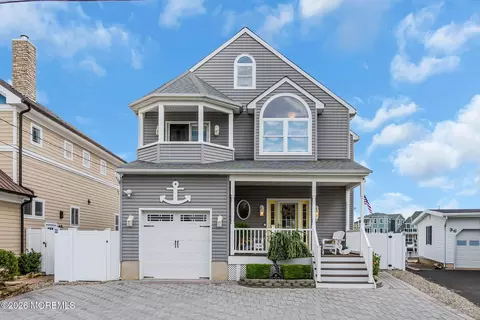 34 Bay Point Dr, Toms River, NJ 08753