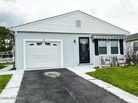 17 Merrilee Ln, Toms River, NJ 08757