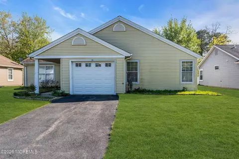 21 Hastings Dr, Forked River, NJ 08731