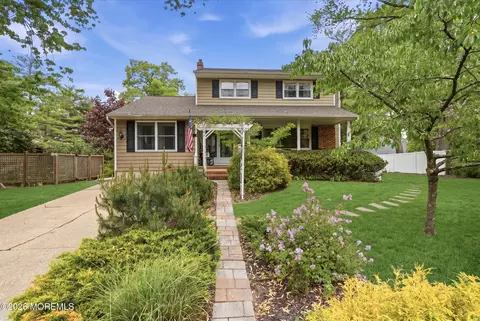 715 Carol Ave, Oakhurst, NJ 07755