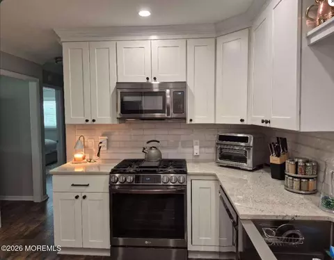4 D Pine St, Toms River, NJ 08757