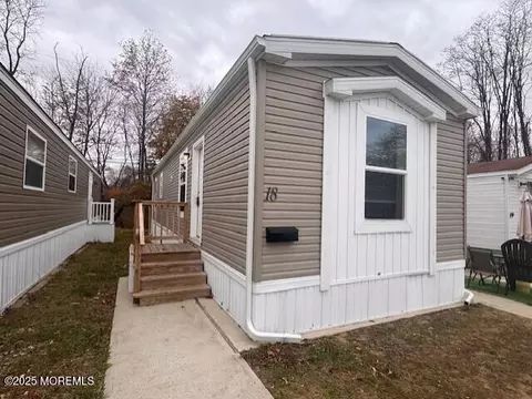 18 John St, Keansburg, NJ 07734
