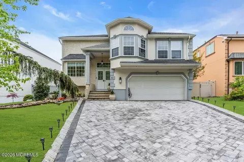 81 Ortley Ct, Matawan, NJ 07747
