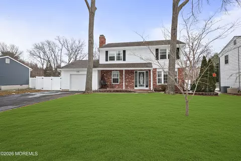515 Pheasant Ln, Toms River, NJ 08753