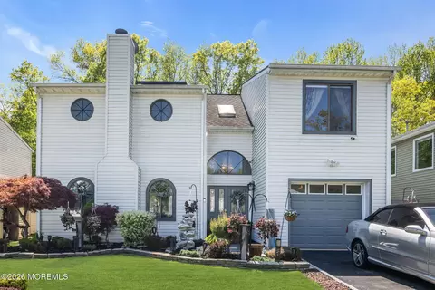 45 Candlewick Ct, Matawan, NJ 07747