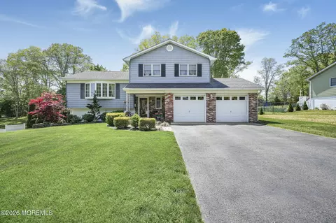 13 Southport Dr, Howell, NJ 07731