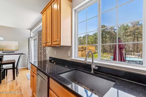 Kitchen - 4 Alyssa Rose Ln, Jackson, NJ 08527 photo 4 of 5