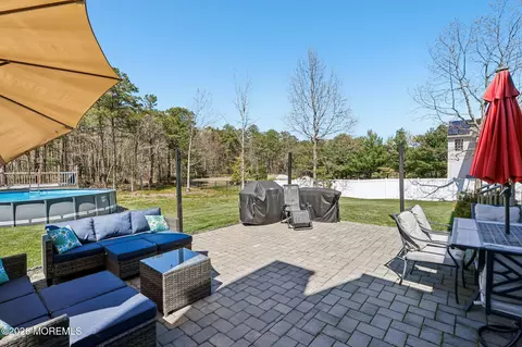 Exterior - 4 Alyssa Rose Ln, Jackson, NJ 08527 photo 4 of 8