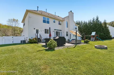 Exterior - 4 Alyssa Rose Ln, Jackson, NJ 08527 photo 5 of 8