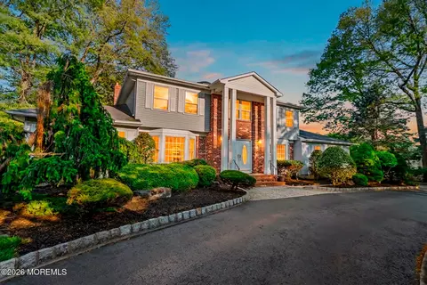 15 Eastwood Blvd, Manalapan, NJ 07726