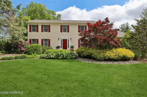 14 Alexander Dr, Monroe, NJ 08831