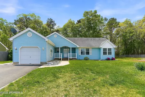 203 Sunset Dr, Forked River, NJ 08731