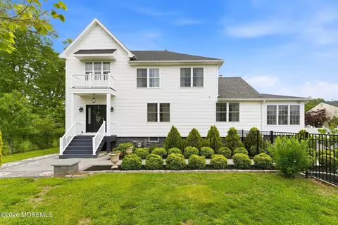 33 Weston Rd, Somerset, NJ 08873