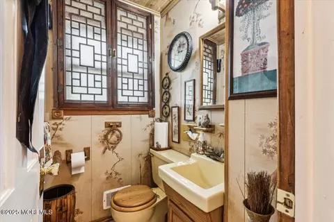 Bath - 8 Hawaii Rd, Jackson, NJ 08527 photo 1 of 3