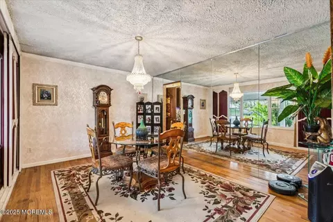 Dining - 8 Hawaii Rd, Jackson, NJ 08527 photo 1 of 2