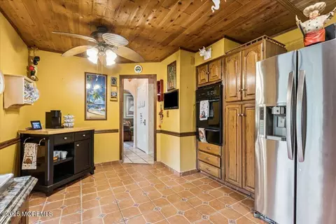 Kitchen - 8 Hawaii Rd, Jackson, NJ 08527 photo 2 of 4