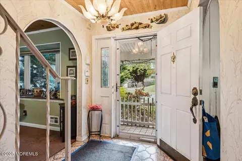 Entry Way - 8 Hawaii Rd, Jackson, NJ 08527 photo 1 of 4