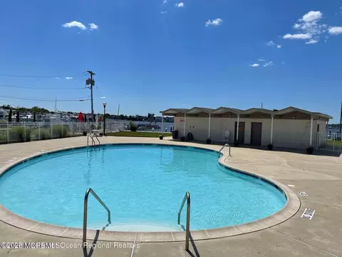 31 Wharfside Dr, Monmouth Beach, NJ 07750