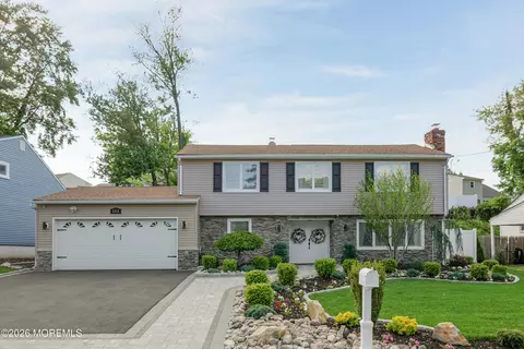 141 Southwood Dr, Old Bridge, NJ 08857