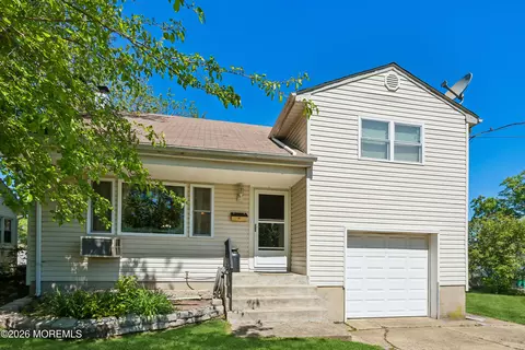 844 Lakeshore Dr, Keyport, NJ 07735