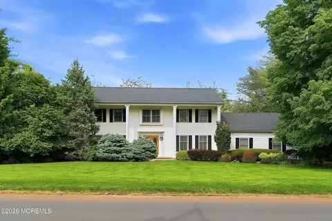 2 Constitution Dr, Leonardo, NJ 07737