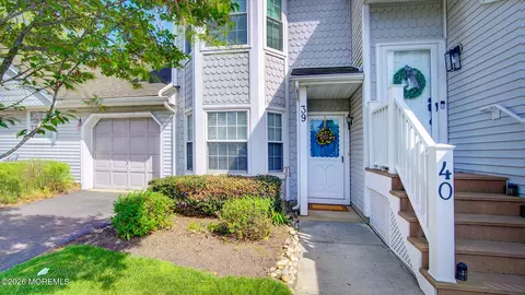 39 Poplar Pl, Freehold, NJ 07728