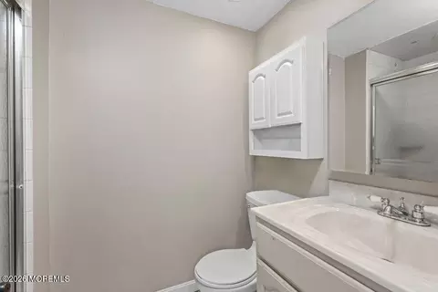 101 Oxford Ln, Matawan, NJ 07747