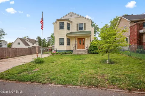 156 Myrtle Ave, Belford, NJ 07718