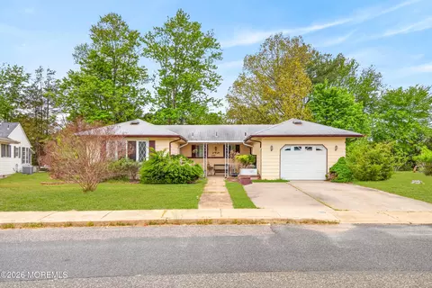 66 Grenada St, Toms River, NJ 08757