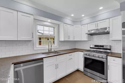 Kitchen - 35 Markham Rd, Brick, NJ 08724 photo 2 of 4