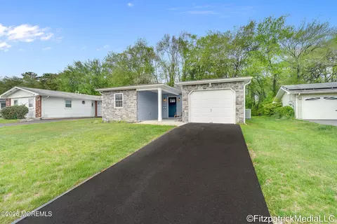 35 Markham Rd, Brick, NJ 08724