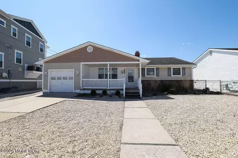132 E Navasink Dr, Little Egg Harbor, NJ 08087