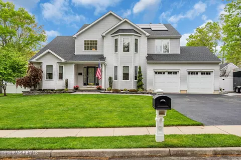 205 Waycross Ct, Lanoka Harbor, NJ 08734