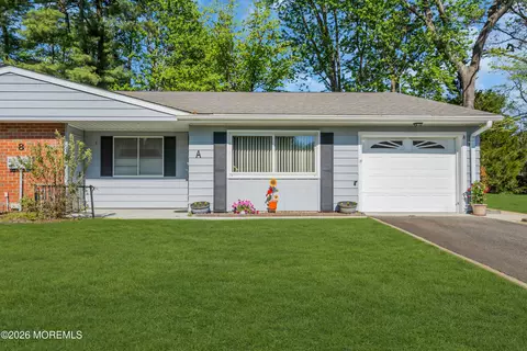 8 Montana Dr #A, Manchester, NJ 08759